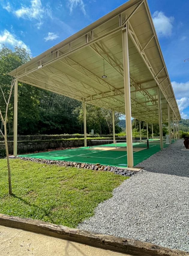 Covered pickleball courts at Padé
