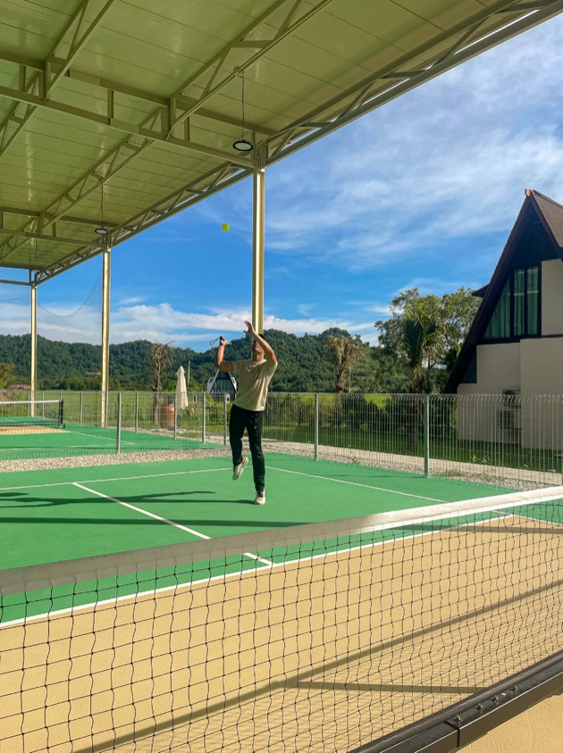Covered pickleball courts at Padé